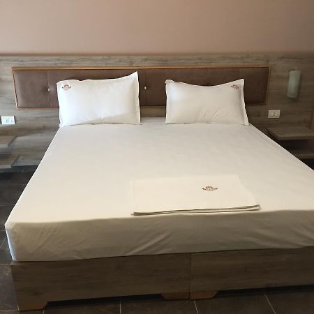 Herges Hotel Dıraç Dış mekan fotoğraf