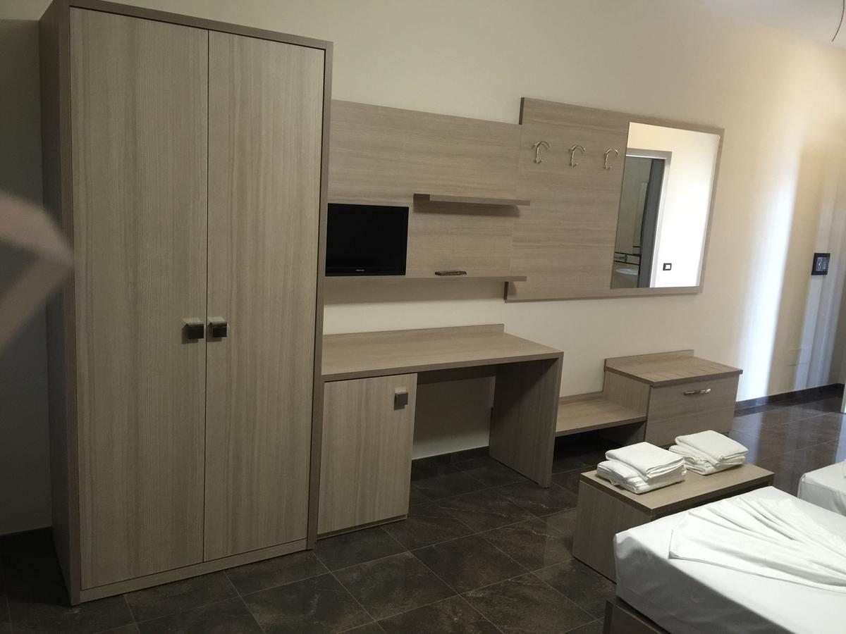Herges Hotel Dıraç Dış mekan fotoğraf