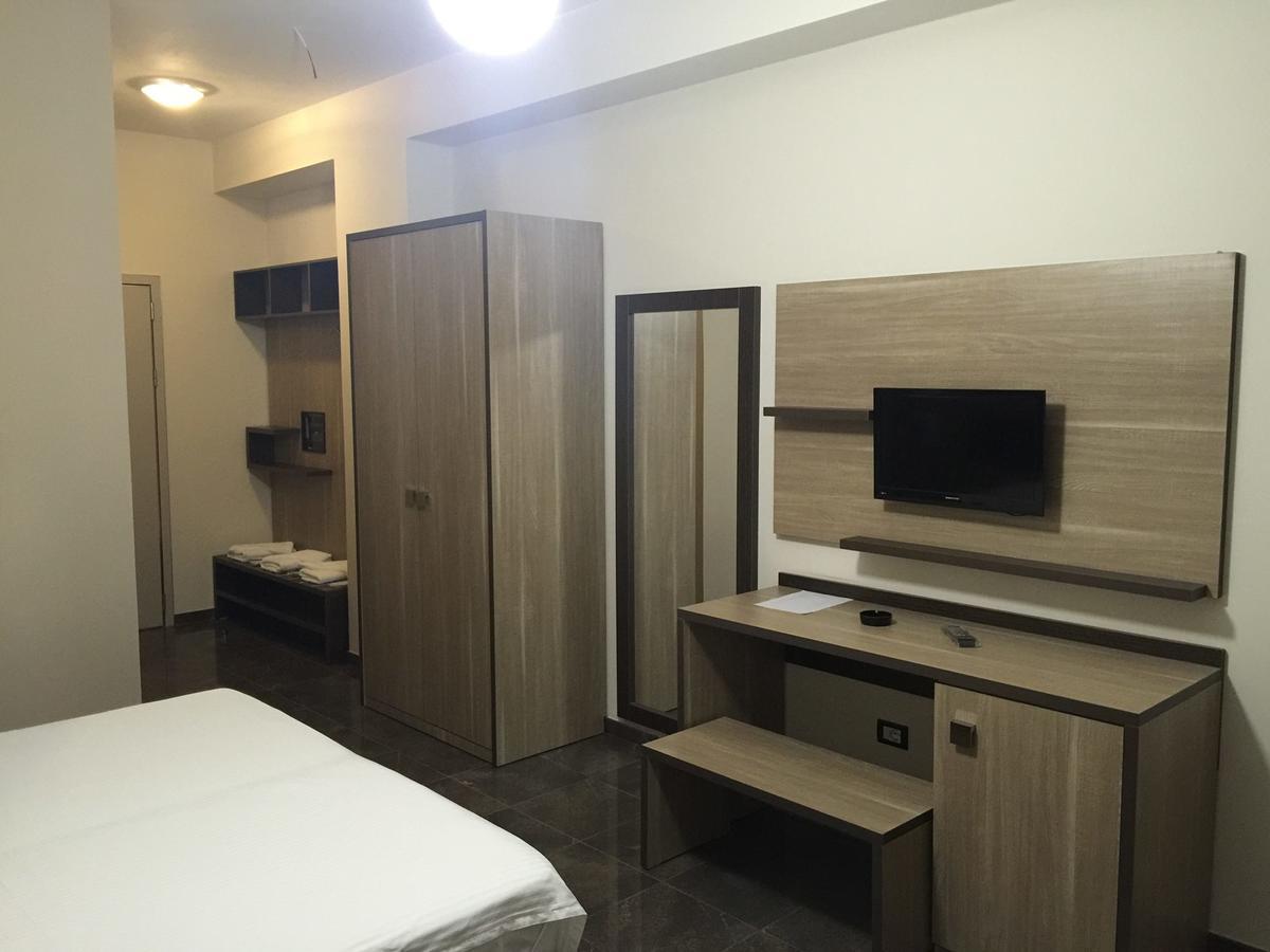 Herges Hotel Dıraç Dış mekan fotoğraf