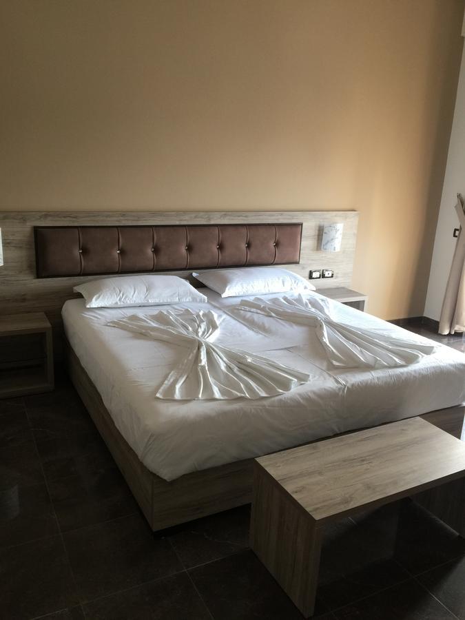 Herges Hotel Dıraç Dış mekan fotoğraf