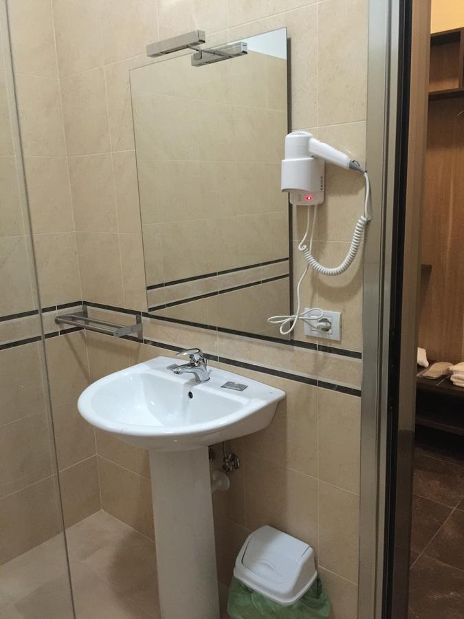 Herges Hotel Dıraç Dış mekan fotoğraf