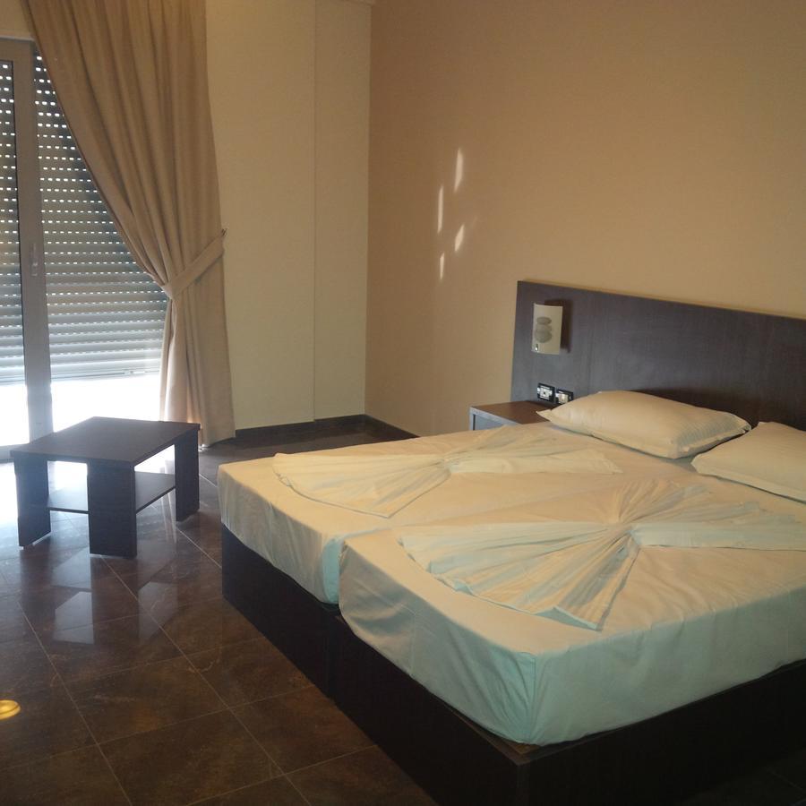Herges Hotel Dıraç Dış mekan fotoğraf
