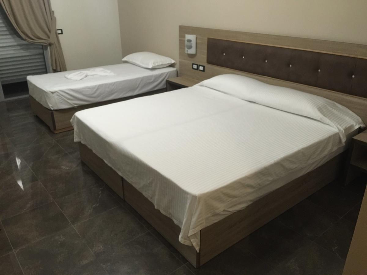 Herges Hotel Dıraç Dış mekan fotoğraf