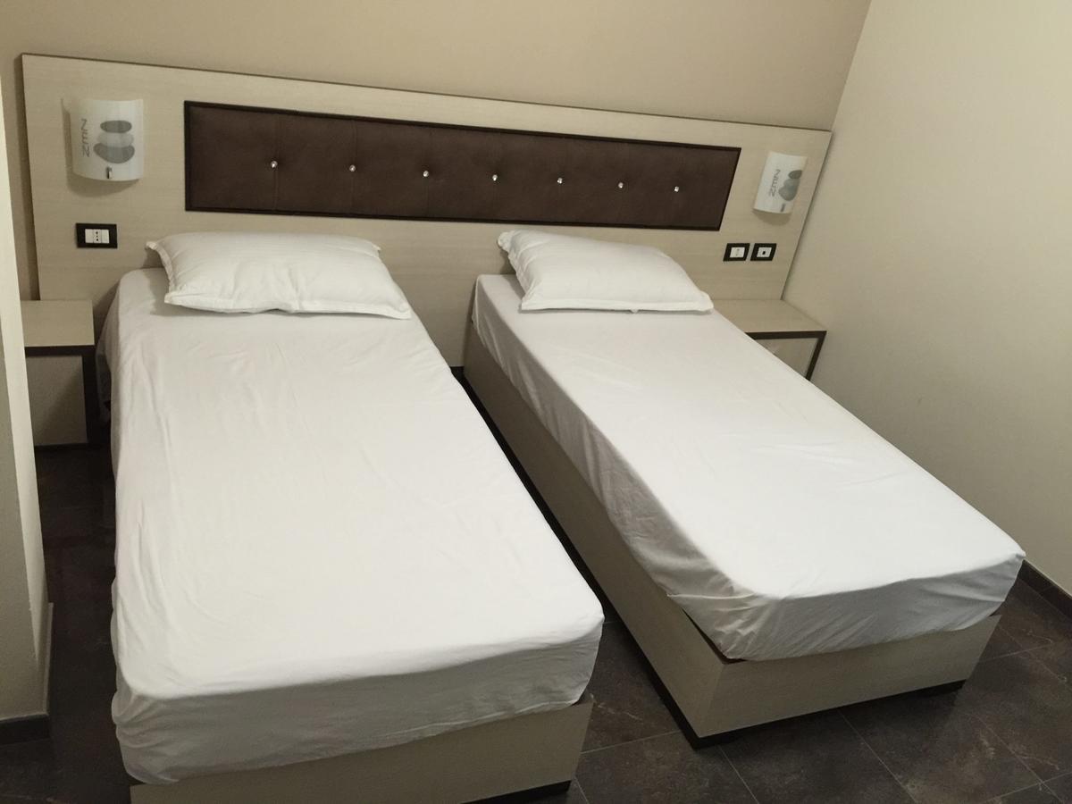 Herges Hotel Dıraç Dış mekan fotoğraf